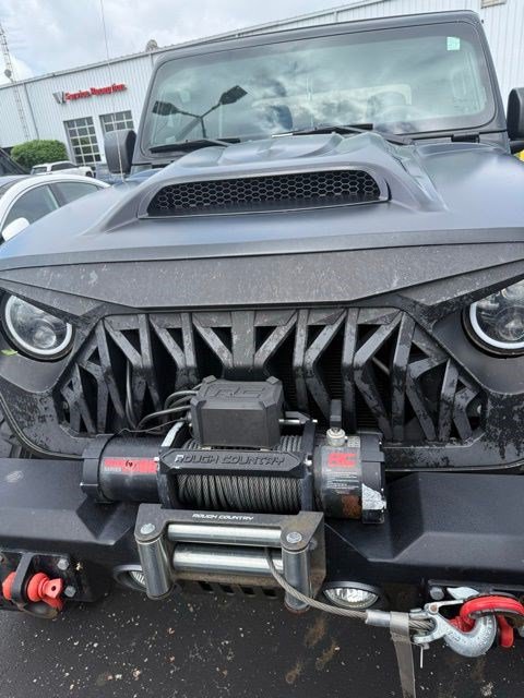 Used 2020 Jeep Gladiator Sport w/ Quick Order Package 23S AWD/4WD image 3