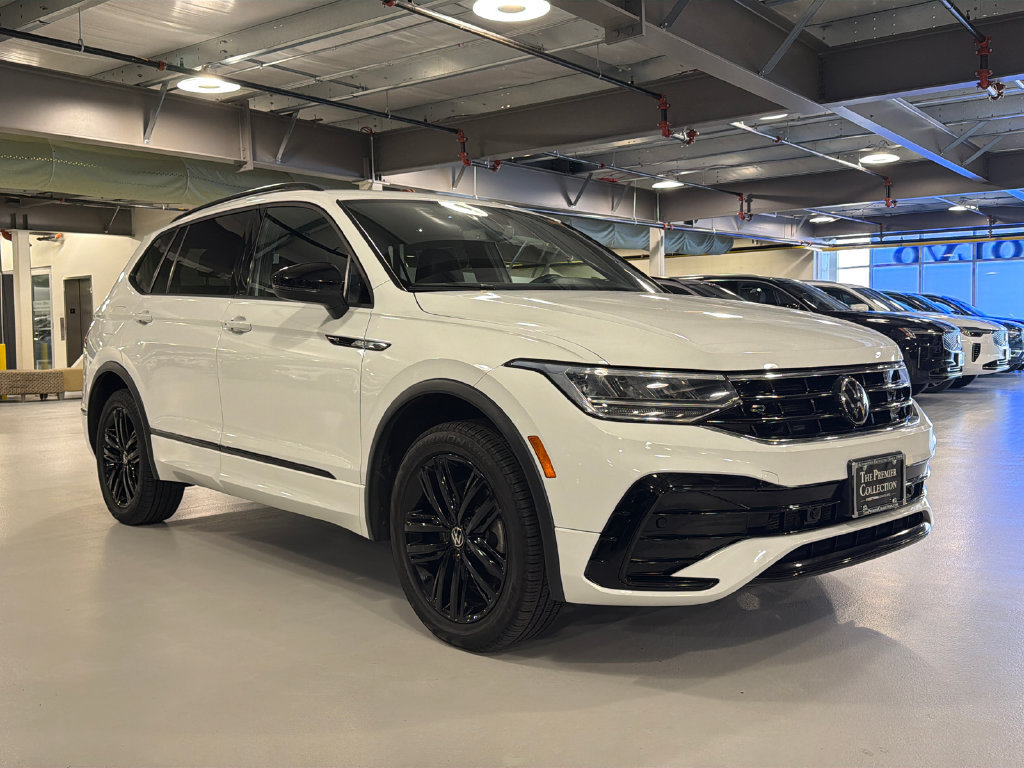 Used 2022 Volkswagen Tiguan SE R-Line AWD/4WD image 1