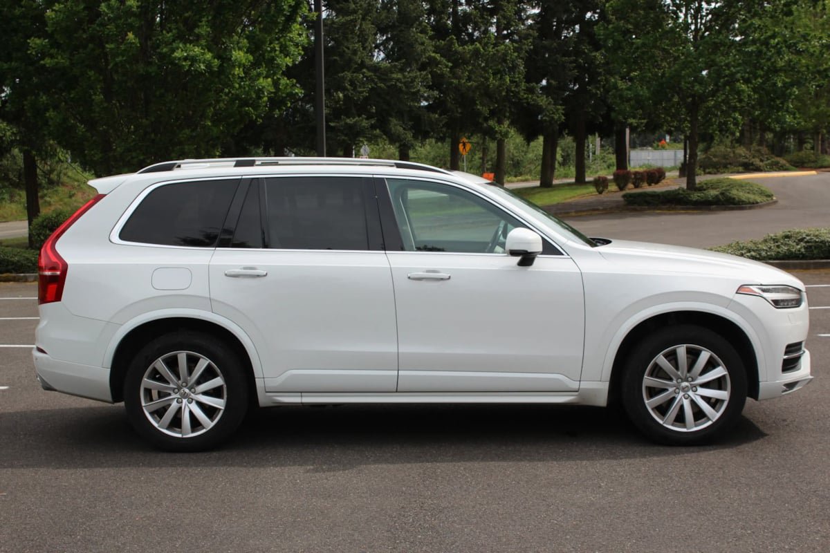 Used 2016 Volvo XC90 T6 Momentum AWD/4WD image 6