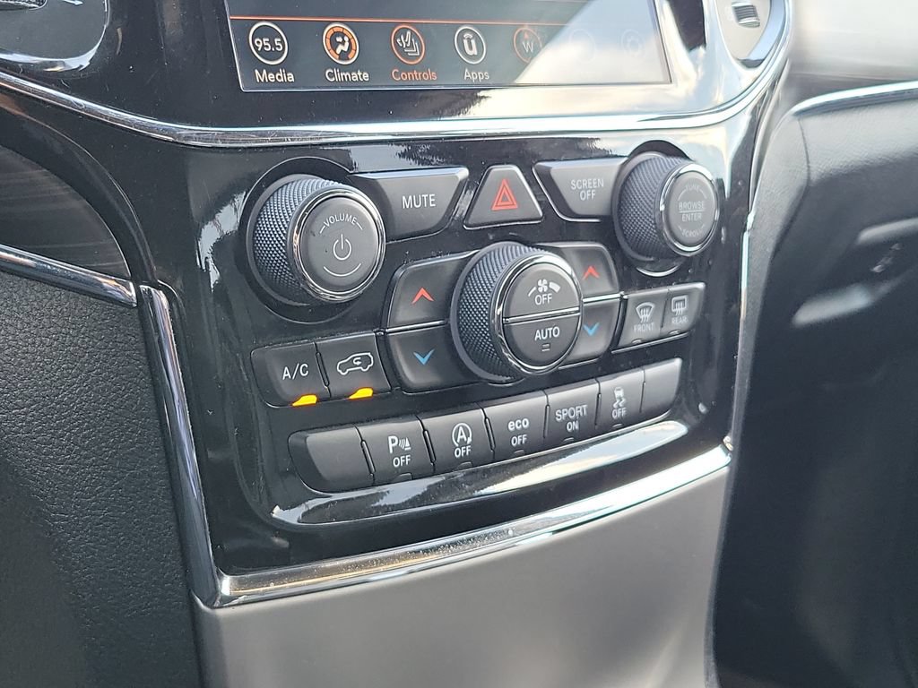 Used 2021 Jeep Grand Cherokee Limited AWD/4WD image 28
