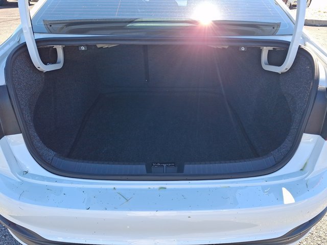 Used 2023 Volkswagen Jetta SE w/ Panoramic Sunroof Package FWD image 34