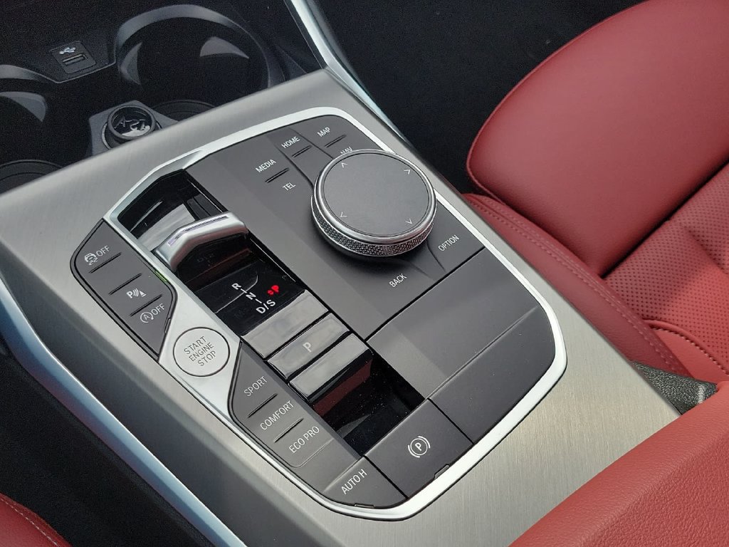 New 2026 BMW 330i Sedan w/ M Sport Package RWD image 13