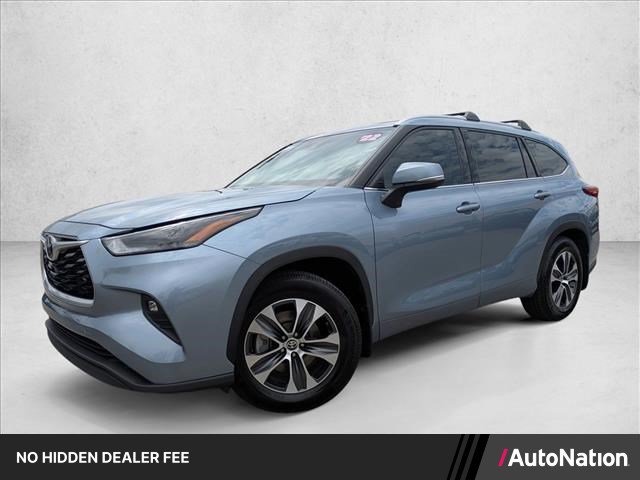 Used 2022 Toyota Highlander XLE