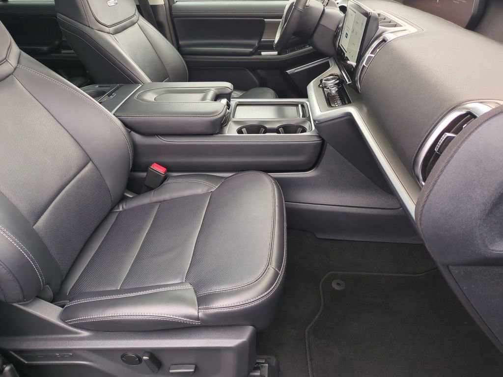Used 2025 Ford Expedition Max Platinum AWD/4WD image 22