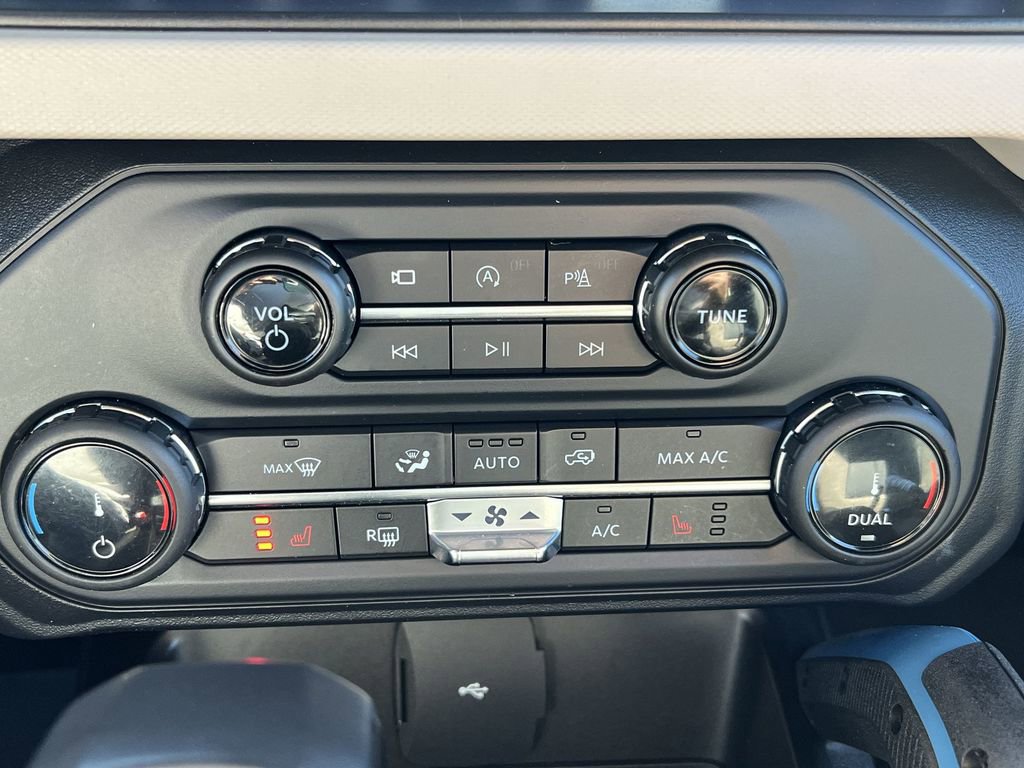 Used 2022 Ford Bronco Wildtrak image 11