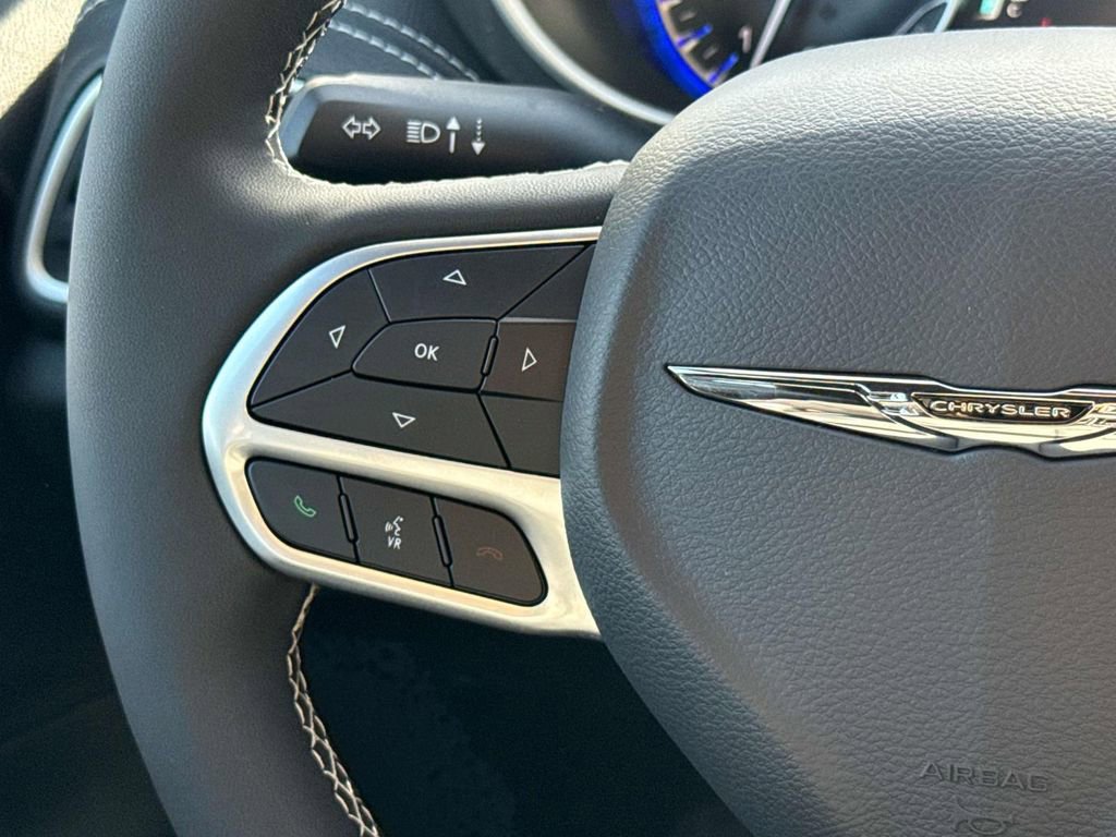 New 2026 Chrysler Pacifica Select image 13