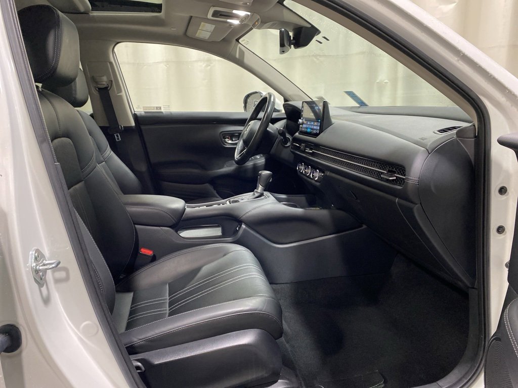 Used 2023 Honda HR-V EX-L image 11