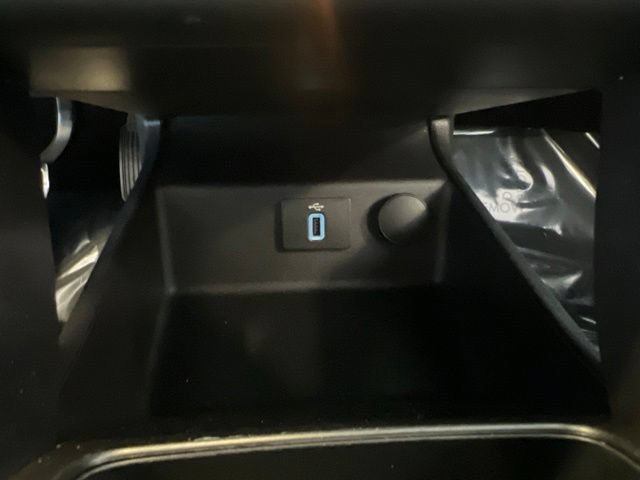 Used 2017 Ford Fusion SE w/ Equipment Group 602A FWD image 20