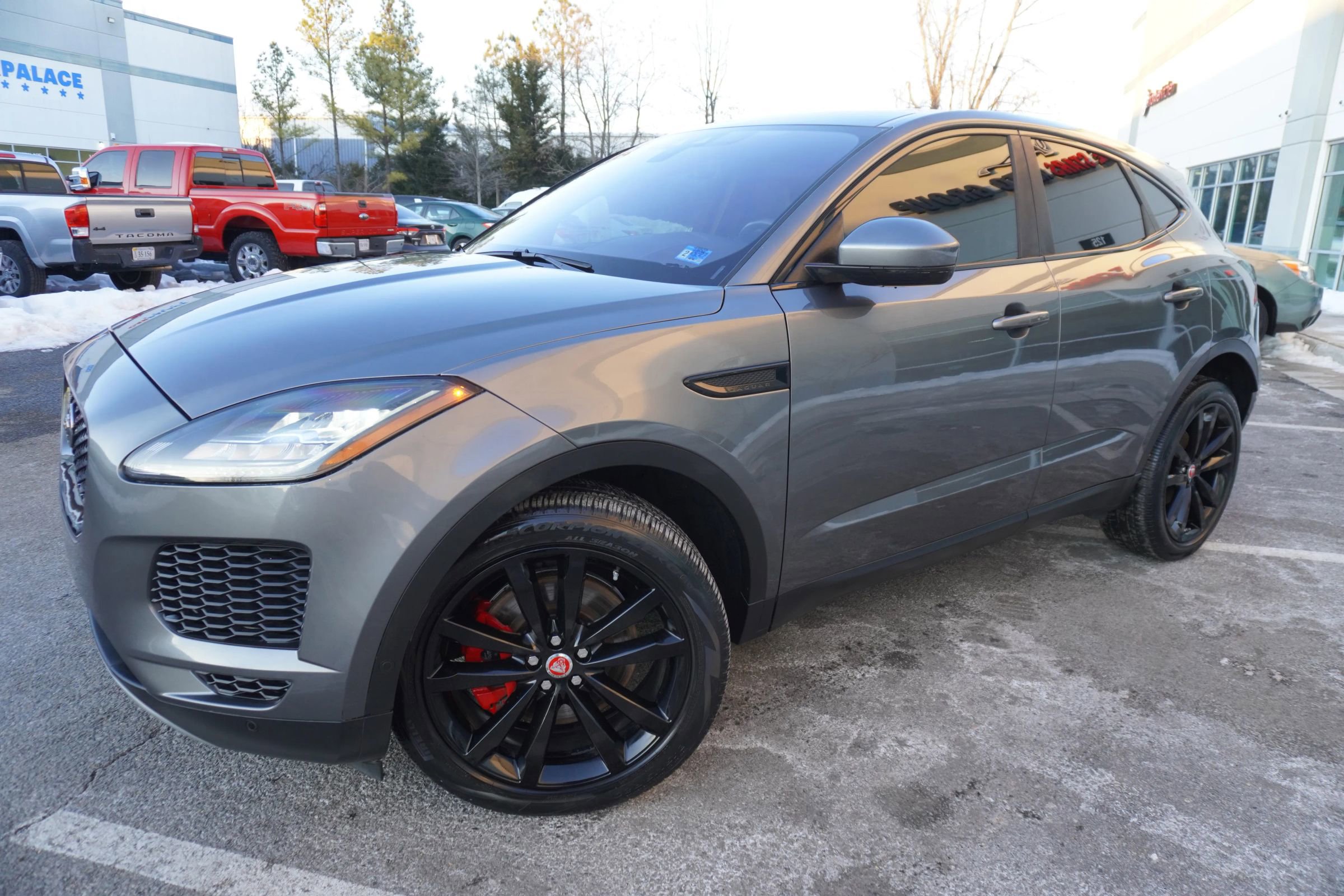 Used 2019 Jaguar E-PACE SE image 3
