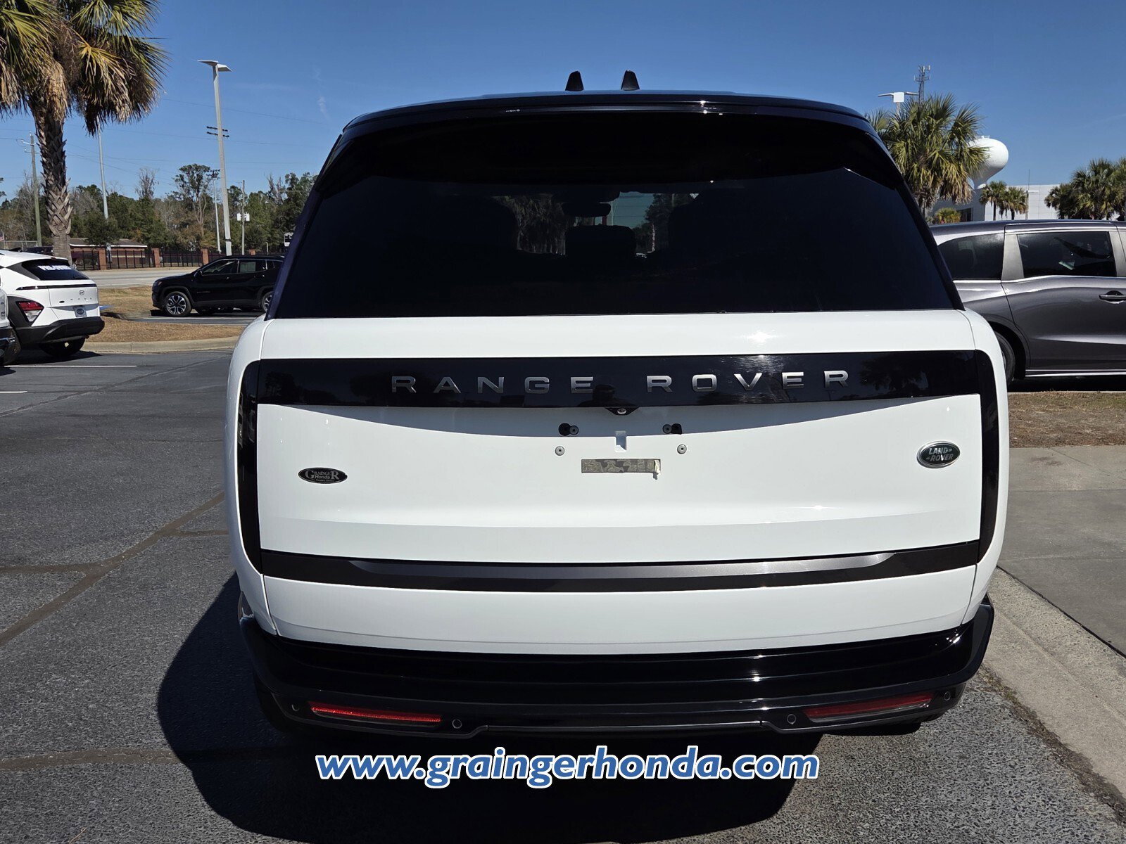 Used 2023 Land Rover Range Rover SE image 6