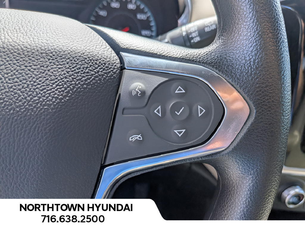 Used 2023 Chevrolet Traverse LS AWD/4WD image 22