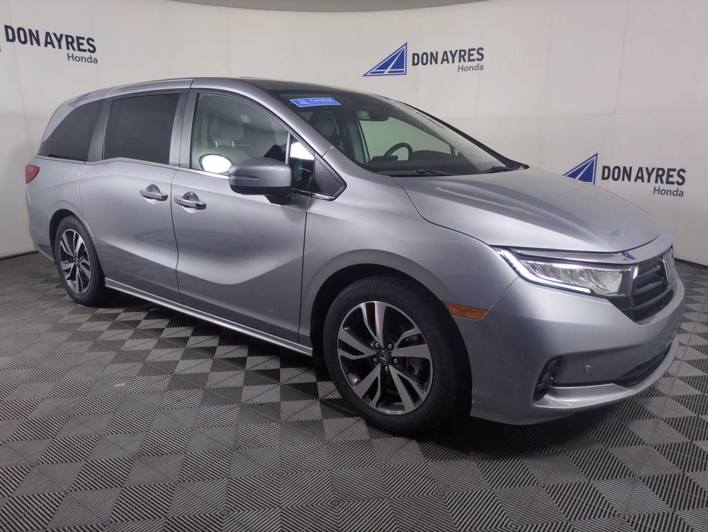 Certified 2024 Honda Odyssey Touring image 11