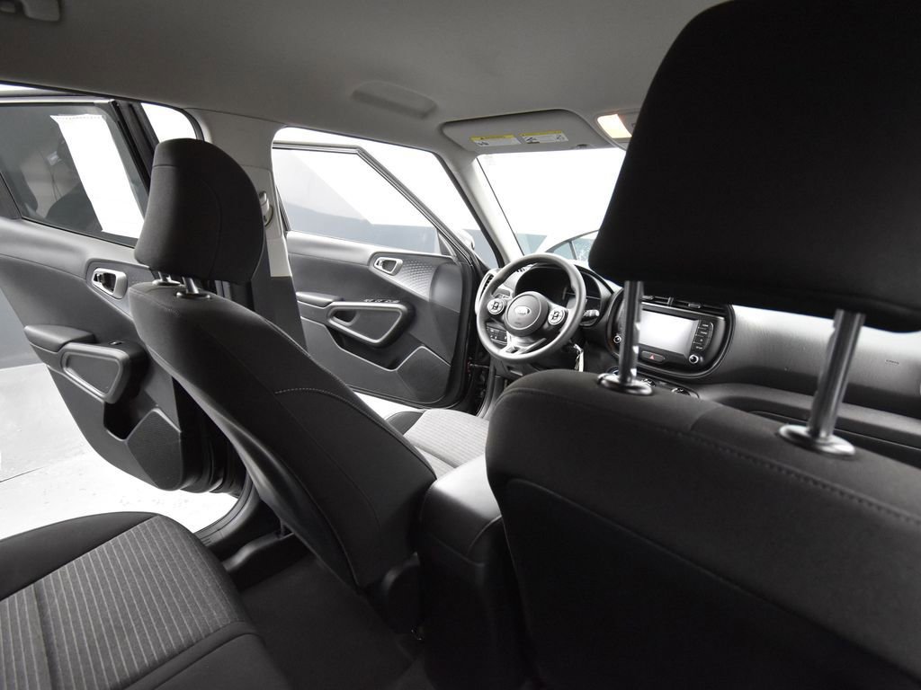 Used 2021 Kia Soul S image 17