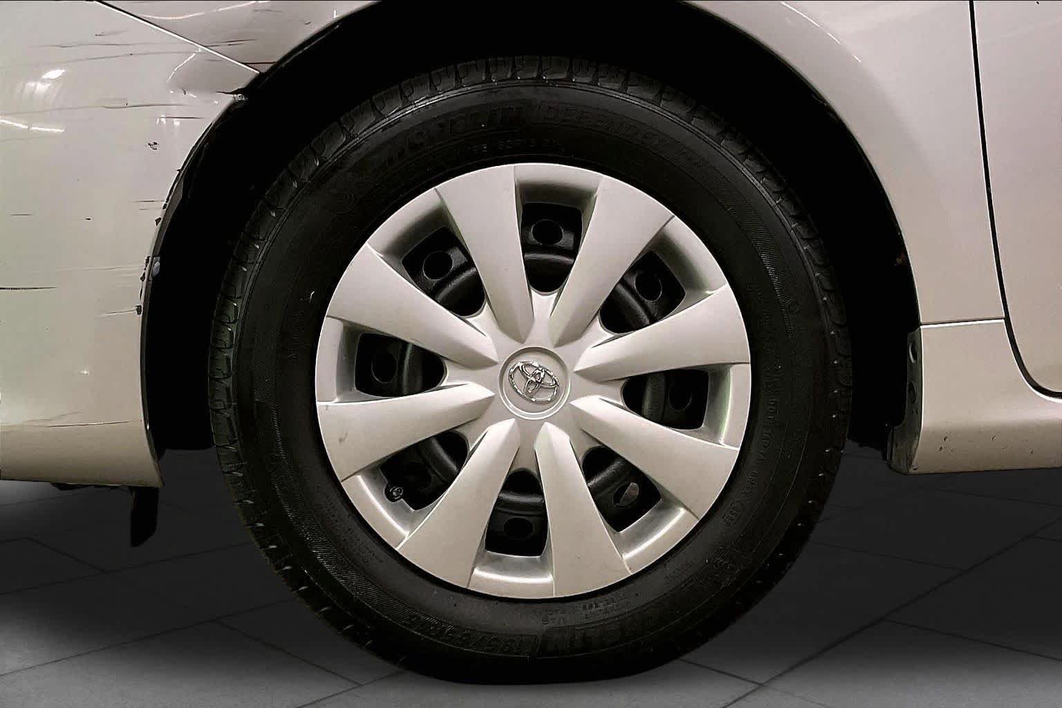 Used 2010 Toyota Corolla LE FWD image 10