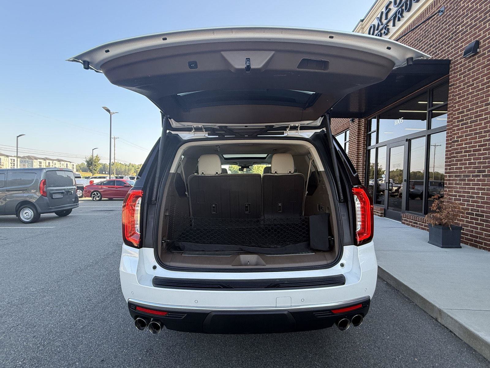 Used 2023 GMC Yukon XL Denali AWD/4WD image 28