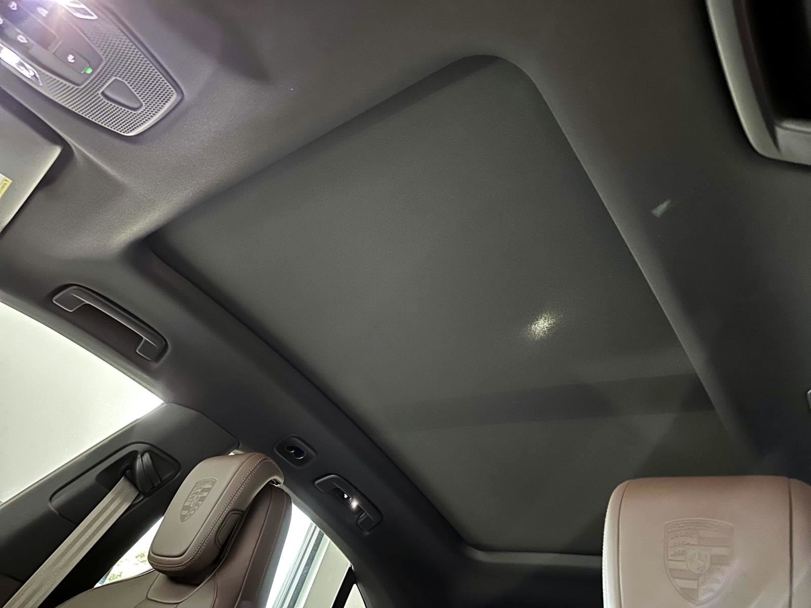 New 2024 Porsche Macan 4 Electric image 31