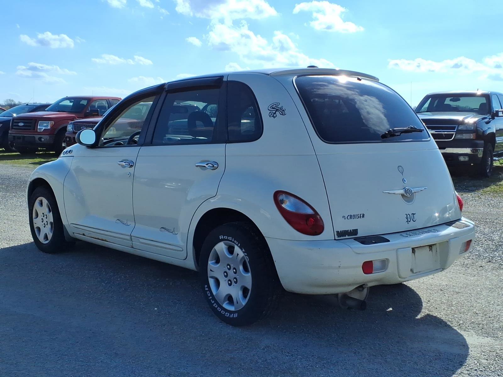 Used 2007 Chrysler PT Cruiser FWD image 4