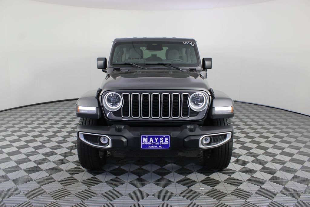 Used 2025 Jeep Wrangler Unlimited Sahara AWD/4WD image 25