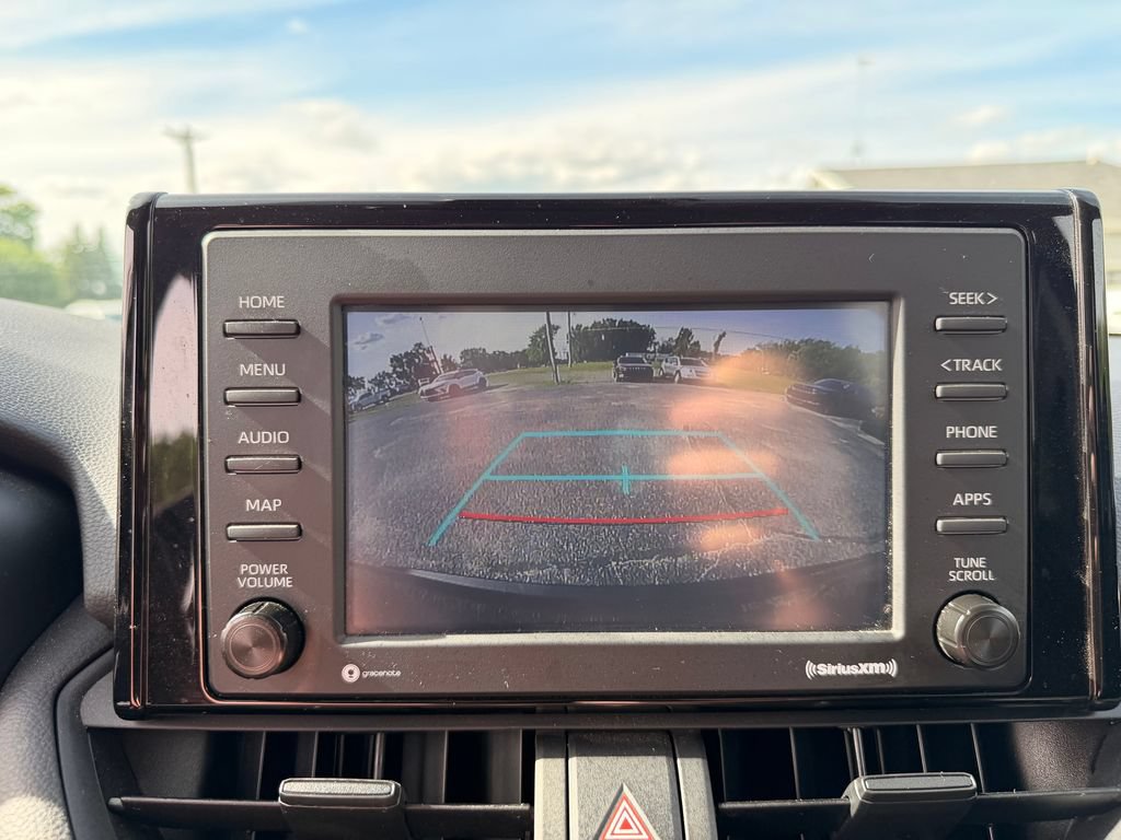 Used 2022 Toyota RAV4 LE AWD/4WD image 21