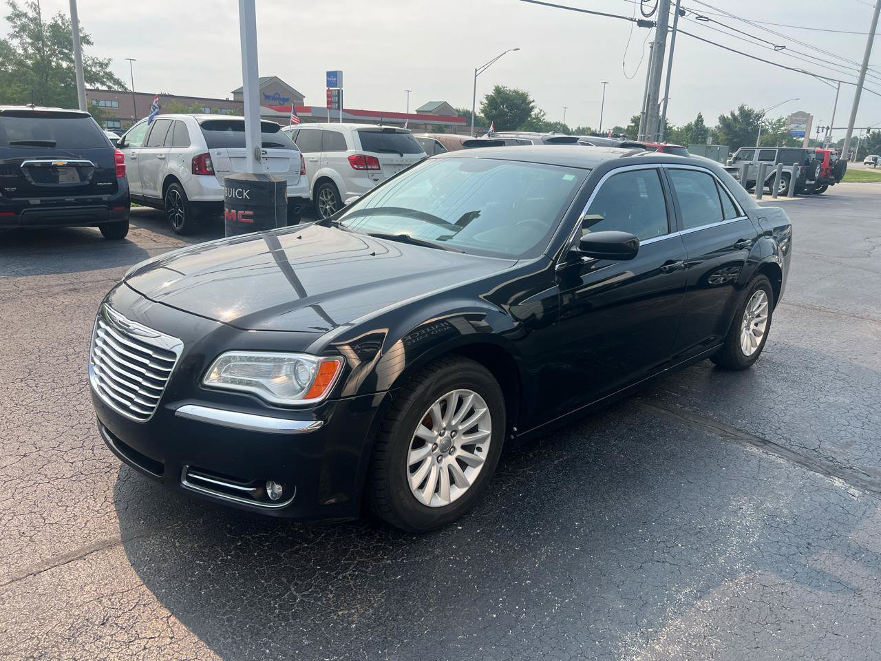Used 2013 Chrysler 300 Touring RWD image 2