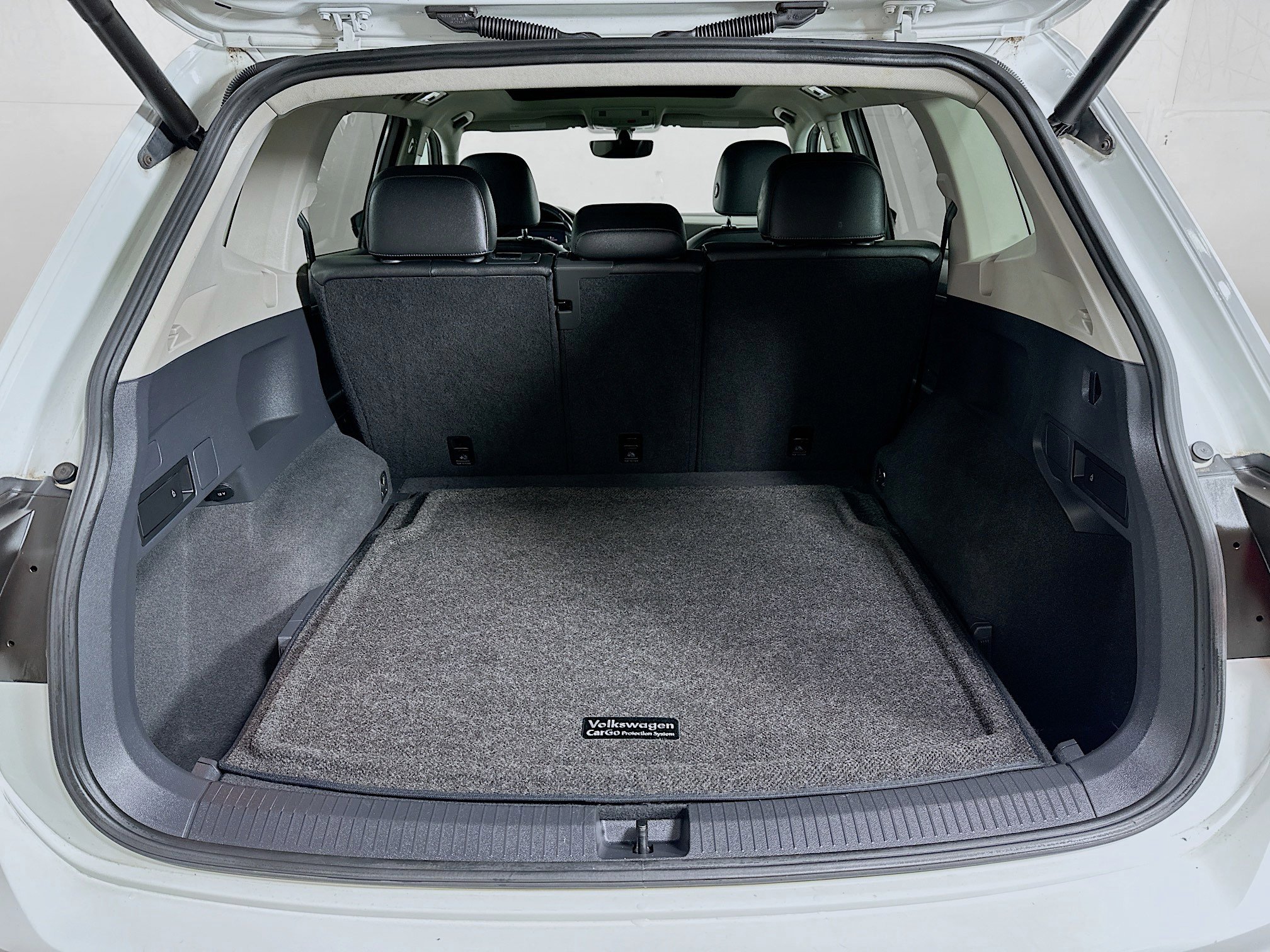 Used 2019 Volkswagen Tiguan SEL image 25