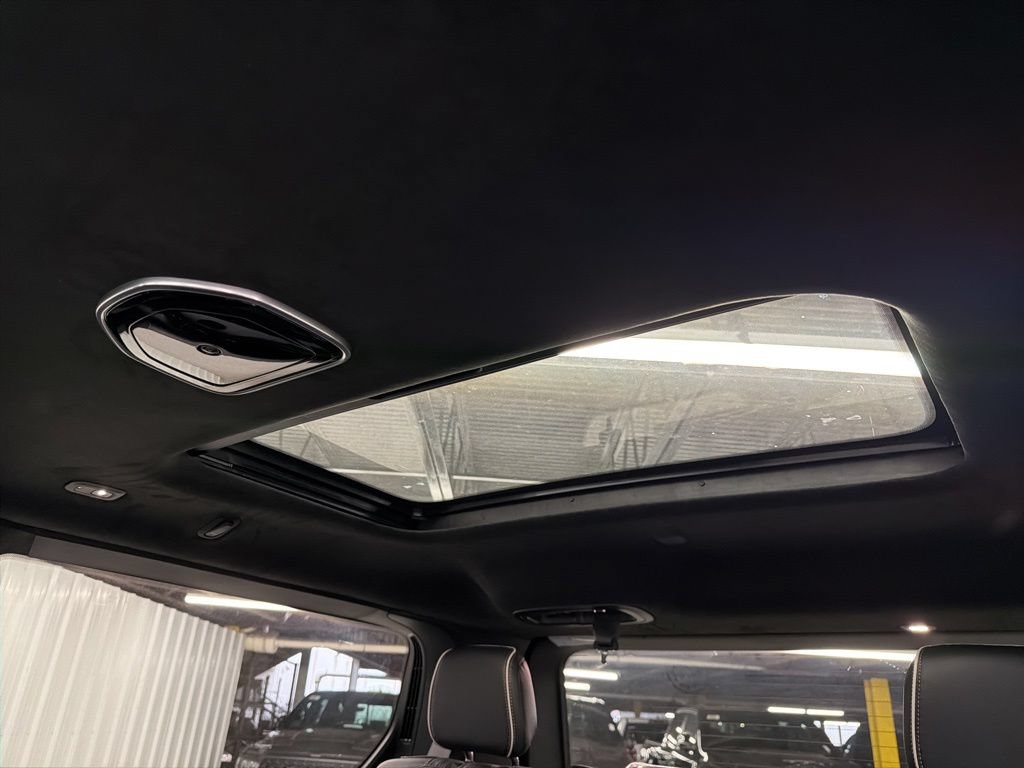 New 2026 Jeep Grand Wagoneer Summit AWD/4WD image 15