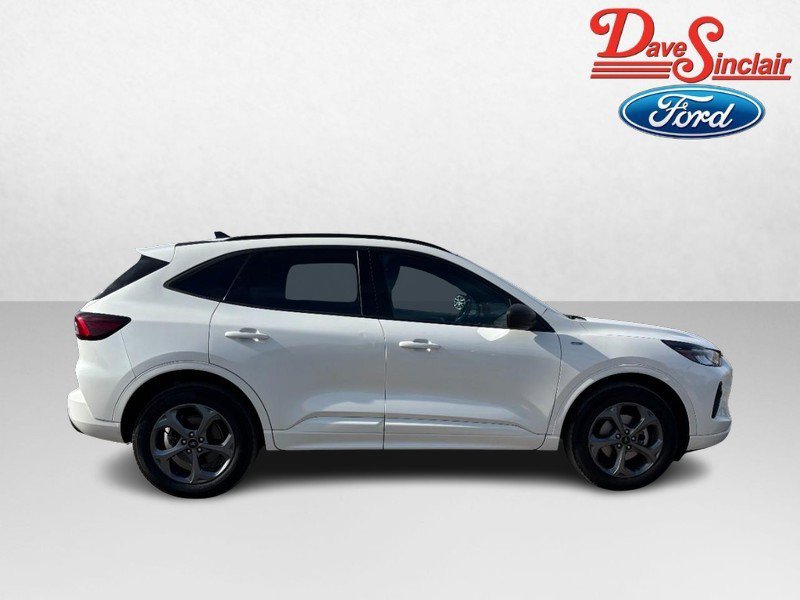 Used 2023 Ford Escape ST-Line w/ Tech Pack #1 AWD/4WD image 5