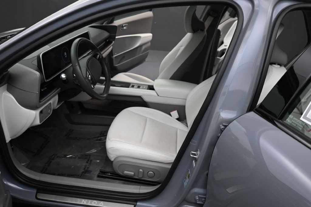 Certified 2023 Hyundai Ioniq 6 Limited AWD/4WD image 12