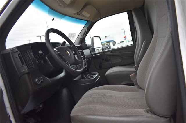 Used 2015 Chevrolet Express 3500 Extended image 18