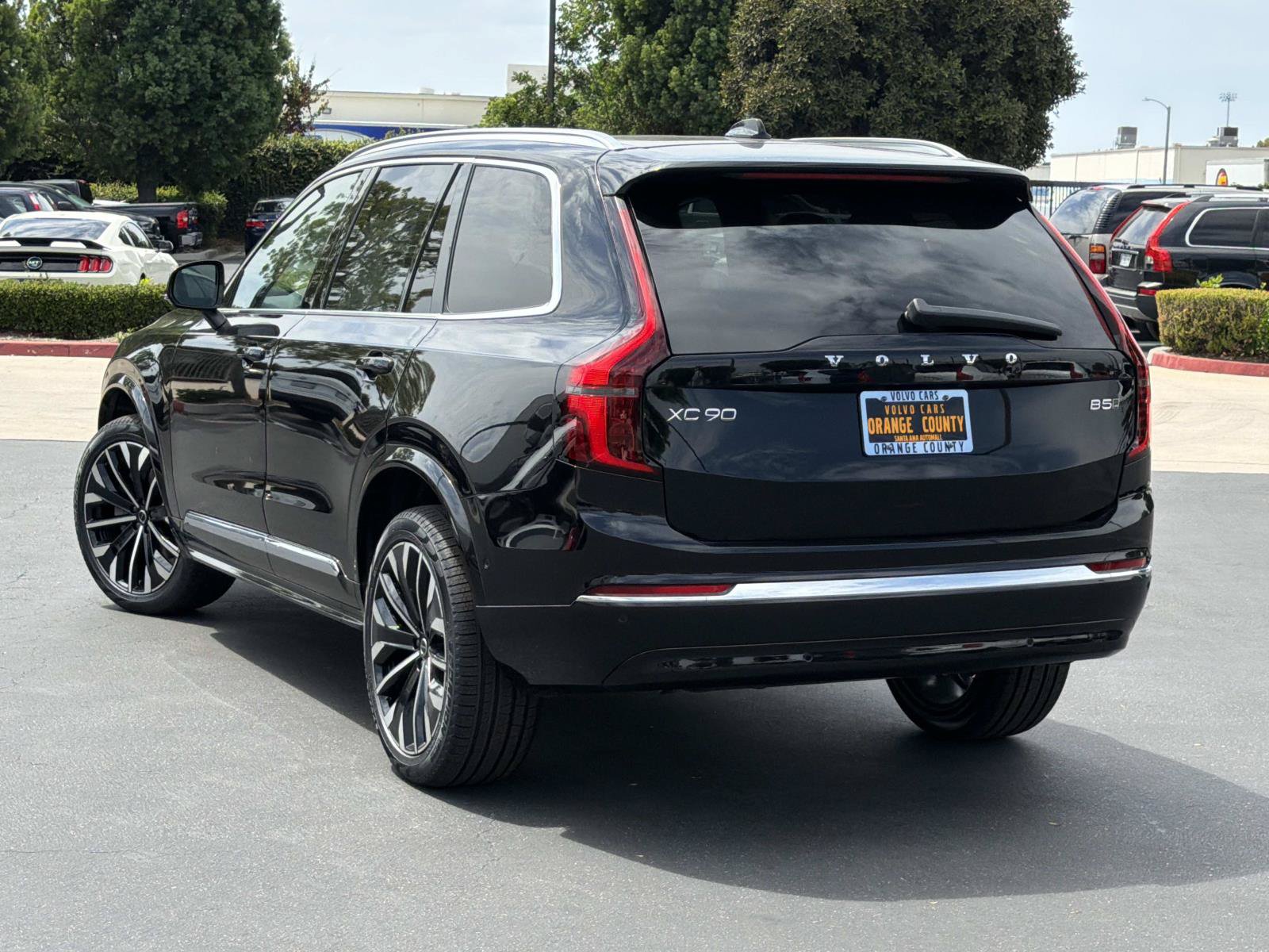New 2026 Volvo XC90 B5 Plus w/ Protection Package AWD/4WD image 5