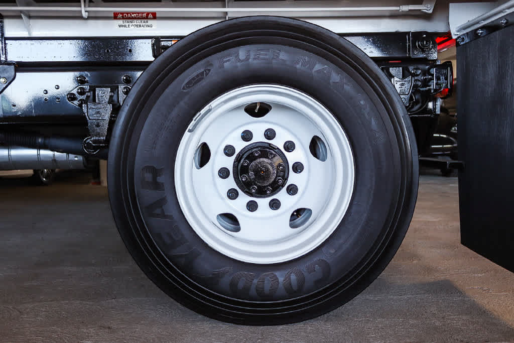 New 2027 Ford F650 2WD Regular Cab Super Duty image 10
