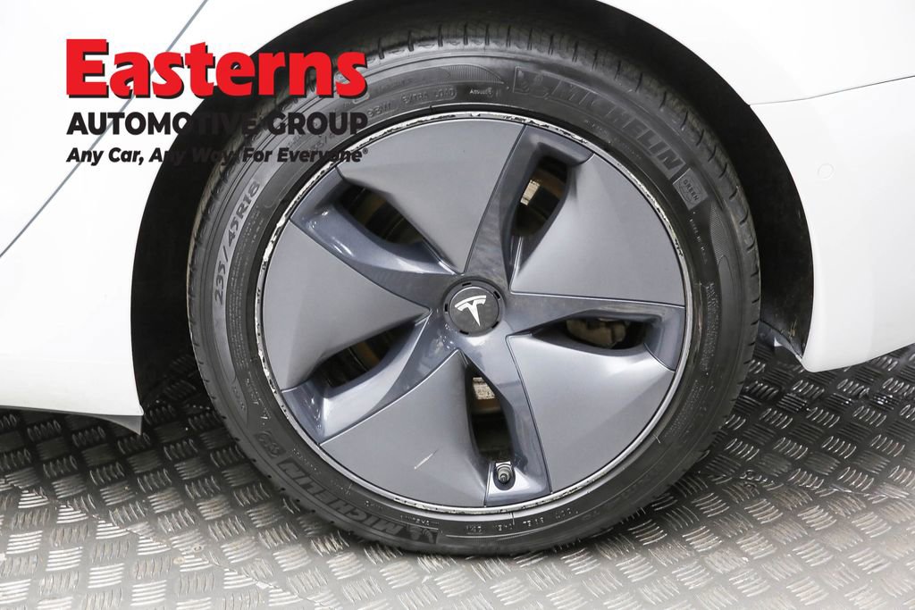 Used 2019 Tesla Model 3 Standard Range image 8