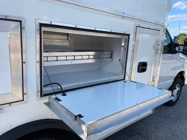 New 2027 Ford E-350 and Econoline 350 Super Duty w/ Power Equipment Group RWD image 59