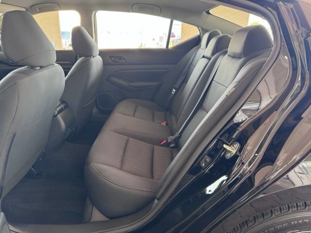 Used 2024 Nissan Altima 2.5 SV FWD image 11