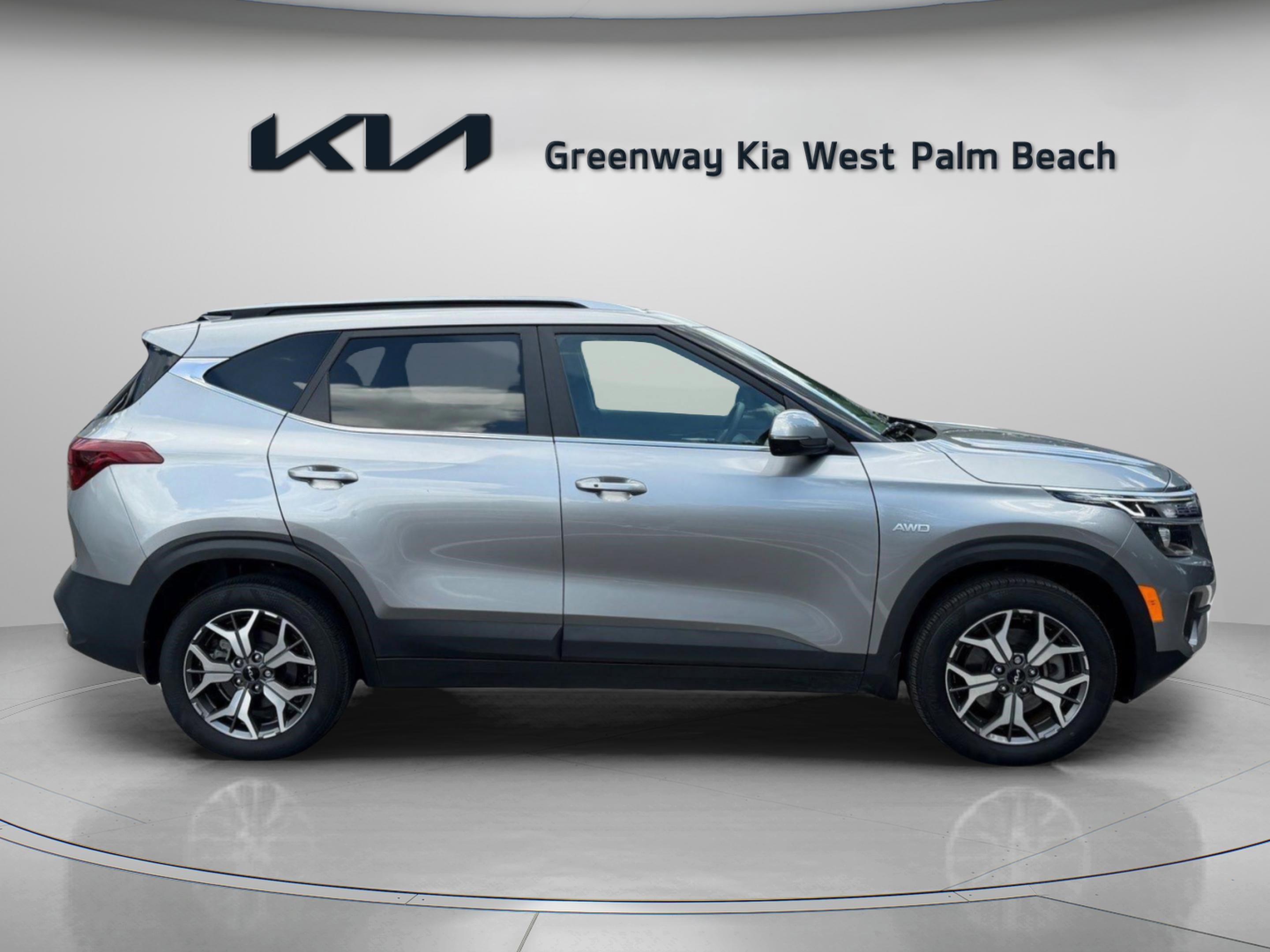 Used 2023 Kia Seltos EX AWD/4WD image 8