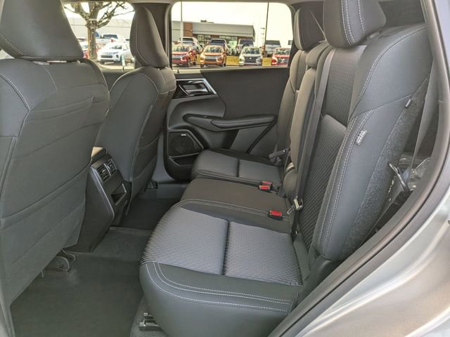 New 2026 Mitsubishi Outlander ES image 26