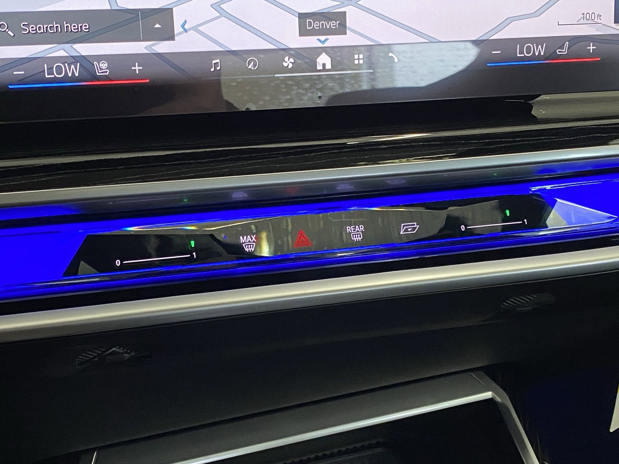 Used 2025 BMW 740i xDrive image 18