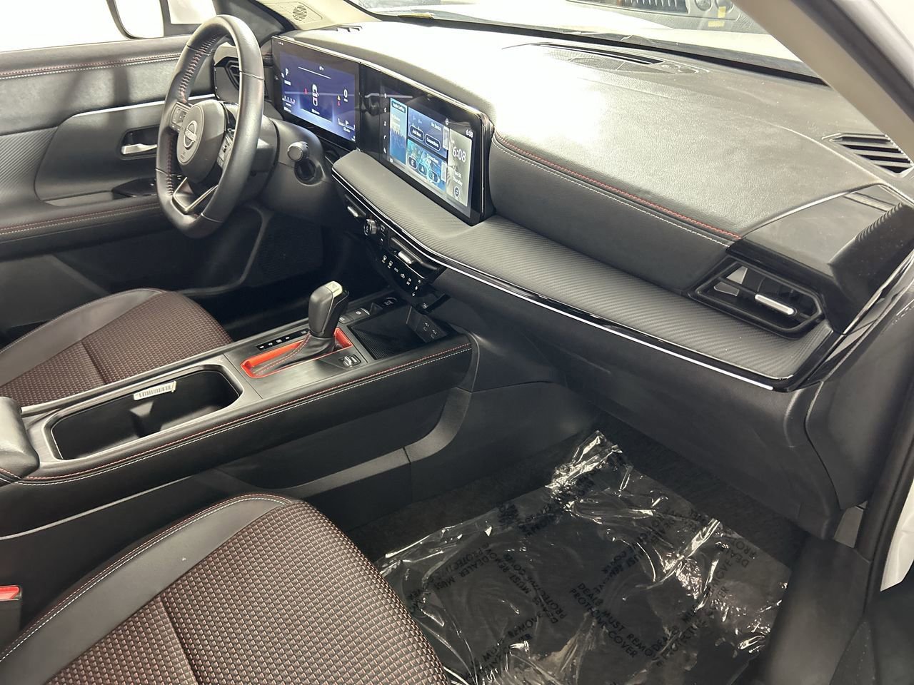 Used 2025 Nissan Kicks SR FWD image 26