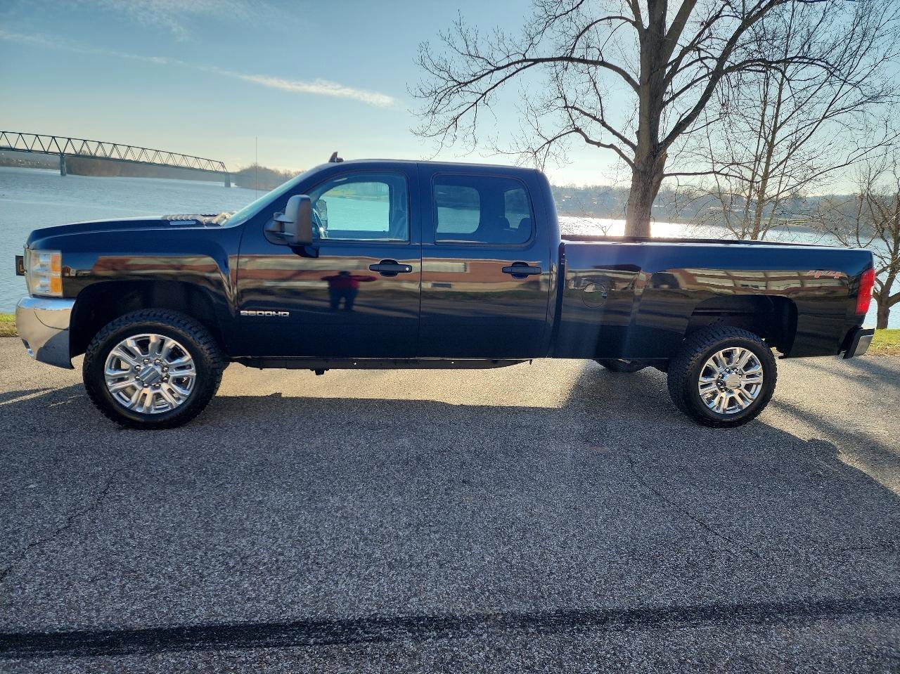 Used 2008 Chevrolet Silverado 2500 LT w/ 1LT Convenience Package AWD/4WD image 3