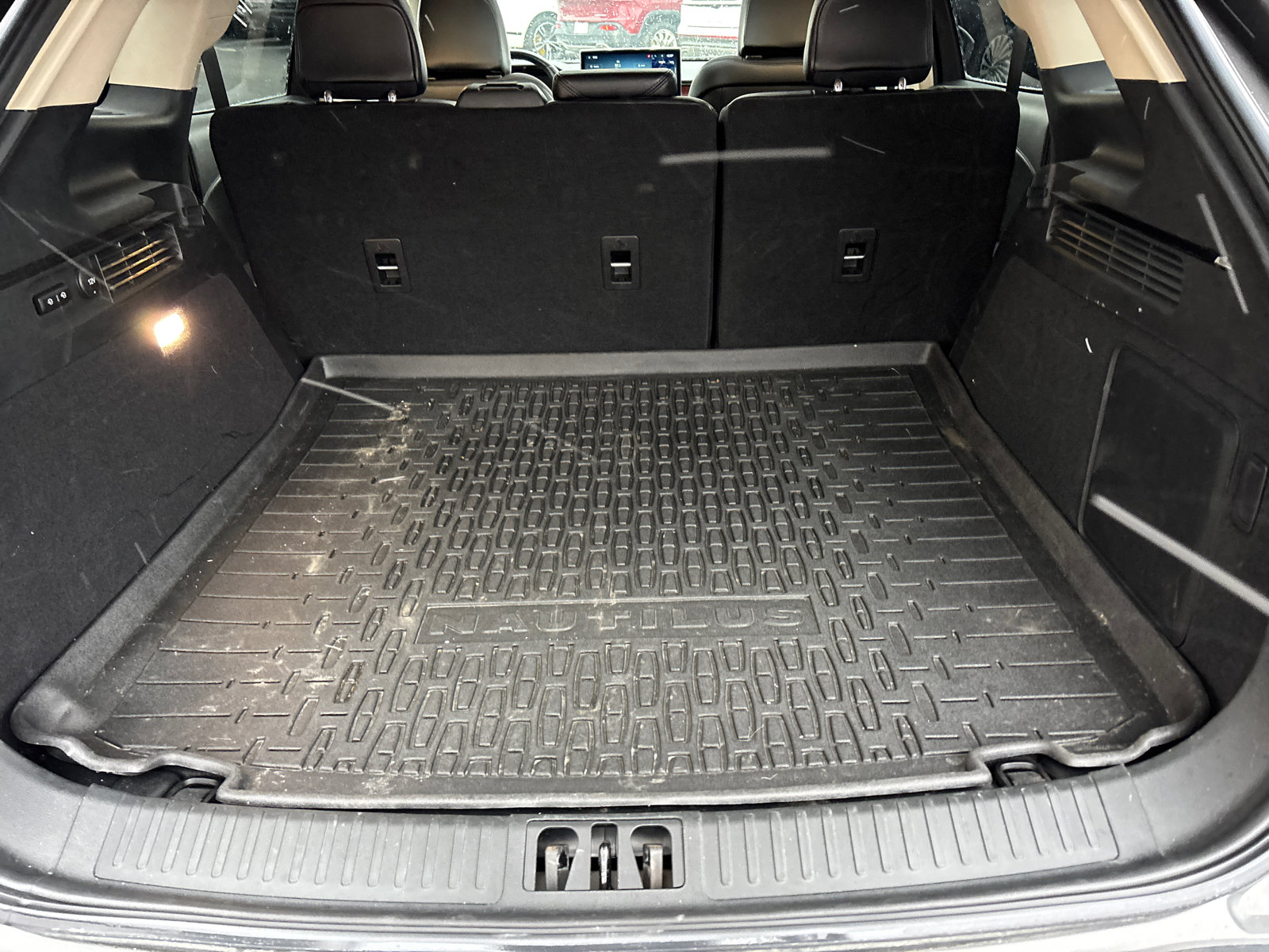 Certified 2023 Lincoln Nautilus Reserve w/ Cargo Utility Package image 9