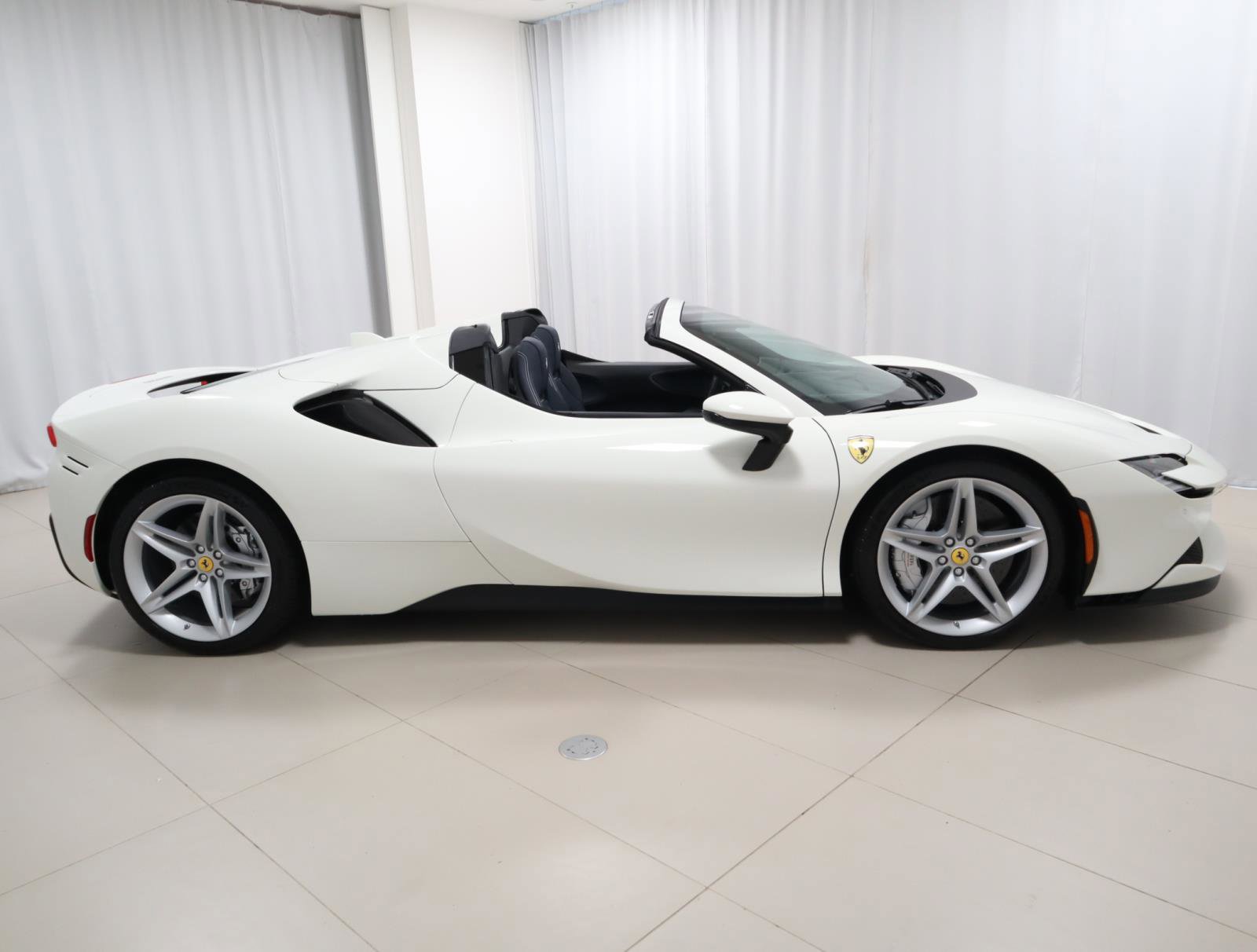 Certified 2025 Ferrari SF90 Spider AWD/4WD image 8