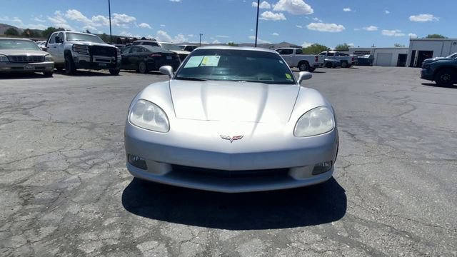 Used 2006 Chevrolet Corvette Coupe w/ Preferred Equipment Group RWD image 3