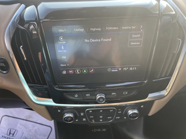 Used 2023 Chevrolet Traverse Premier FWD image 23