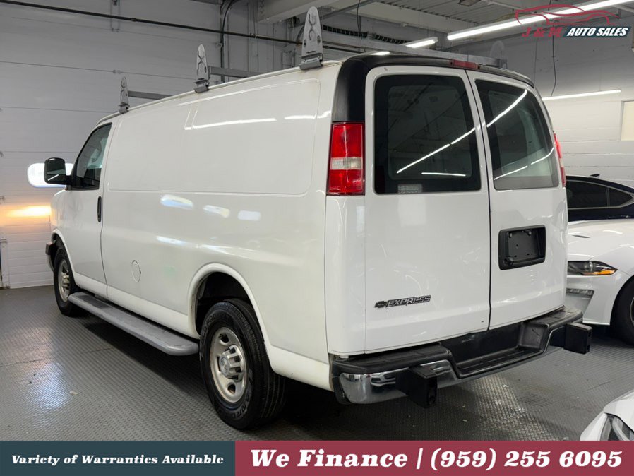 Used 2018 Chevrolet Express 2500 w/ Driver Convenience Package RWD image 10