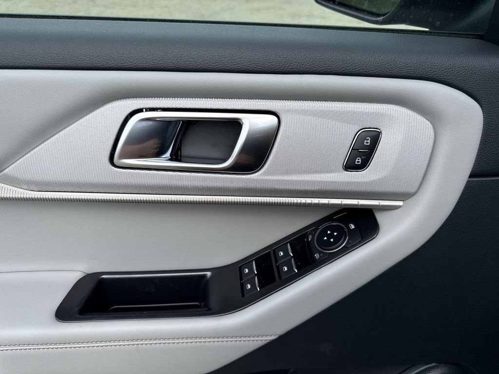 New 2026 Ford Explorer Active w/ Active Comfort Package AWD/4WD image 15