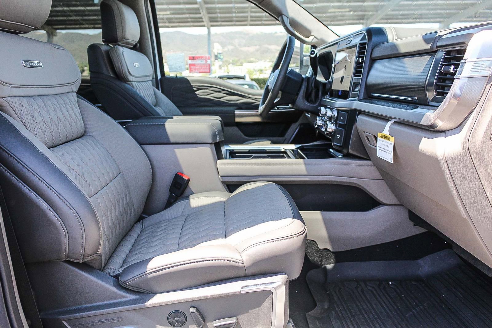 New 2025 Ford F350 Platinum w/ Platinum Plus Package image 18