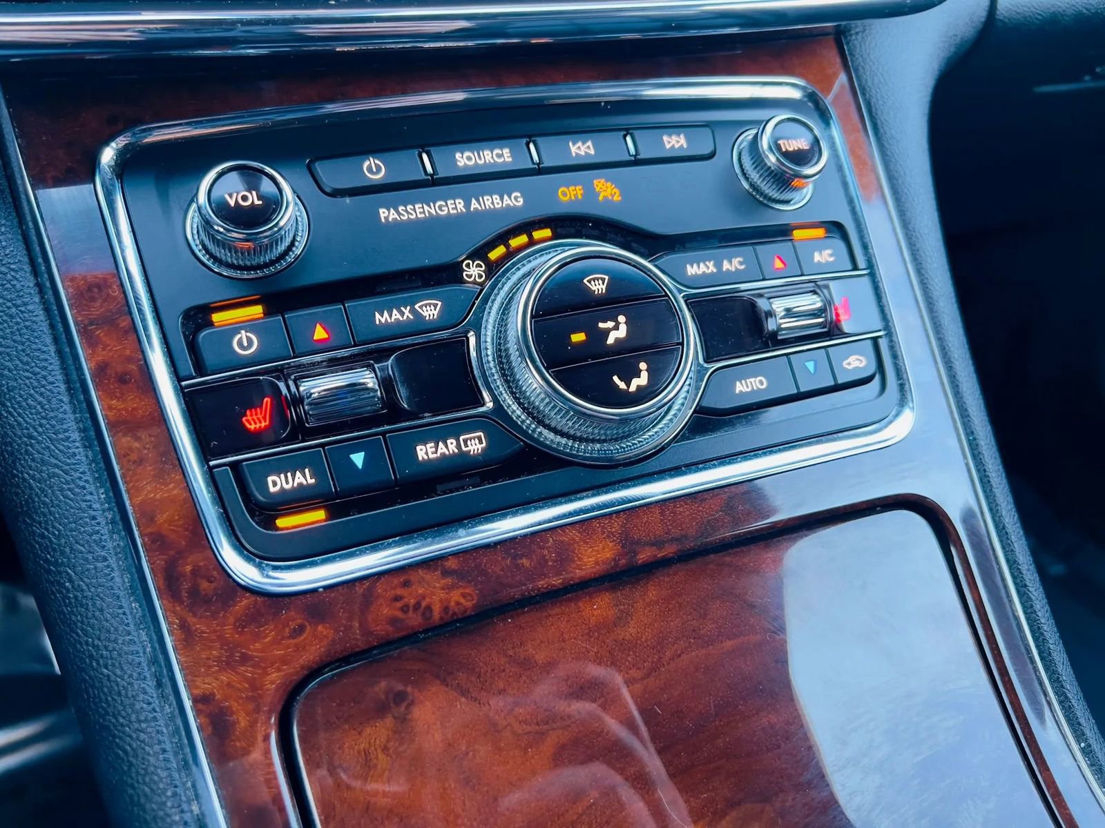 Used 2019 Lincoln Continental AWD w/ Equipment Group 500A image 39