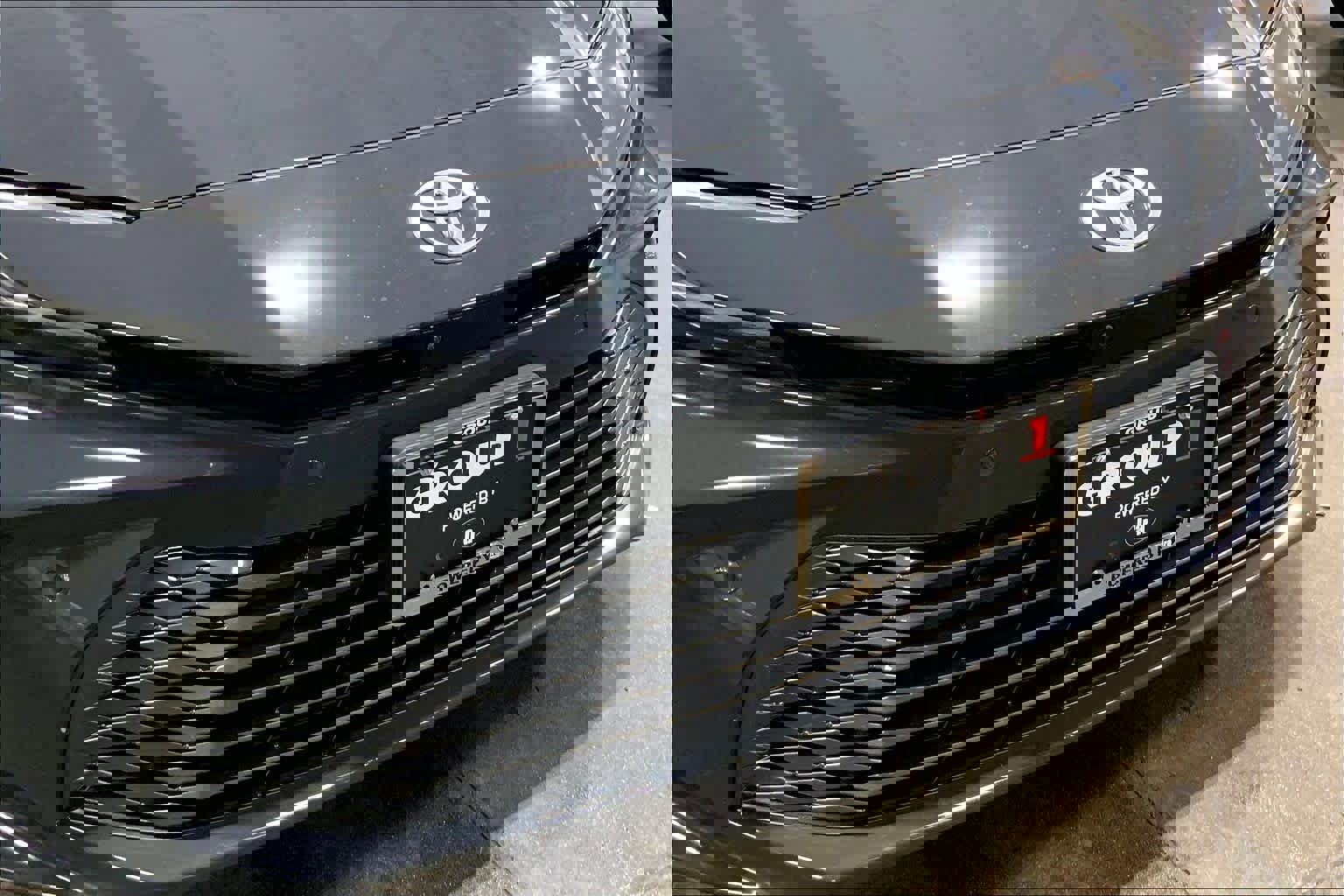 Used 2025 Toyota Camry XLE w/ Premium Plus Package image 30