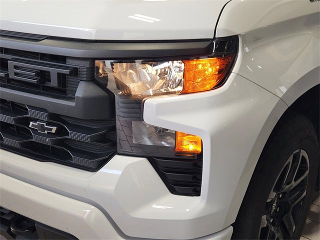 Used 2026 Chevrolet Silverado 1500 Custom w/ Turbomax Blackout Package RWD image 8