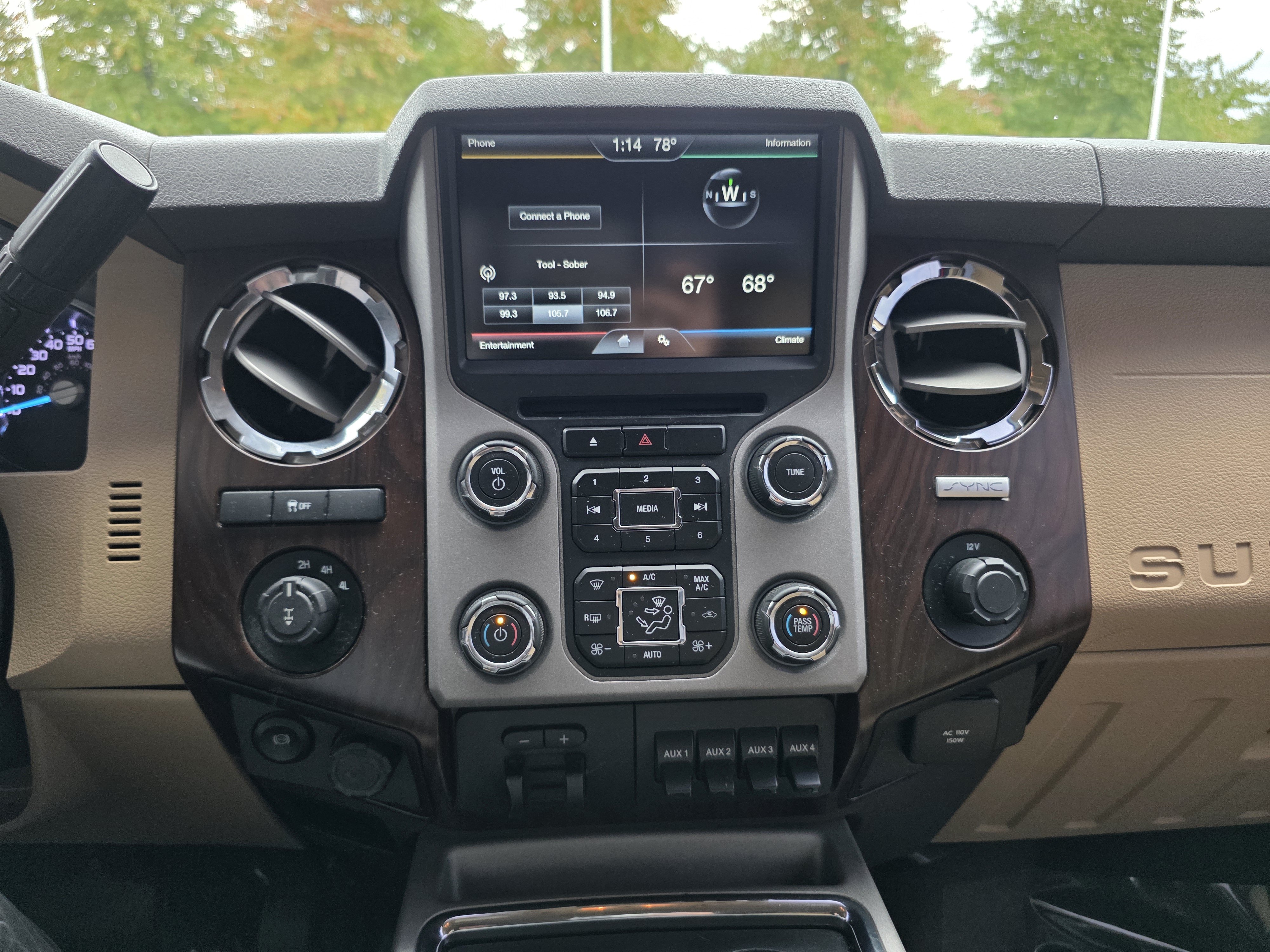 Used 2015 Ford F250 Lariat w/ Chrome Package AWD/4WD image 12